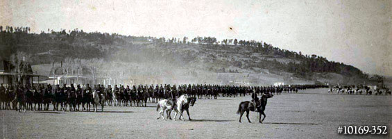 10169-352-American-cavalry-Philippines