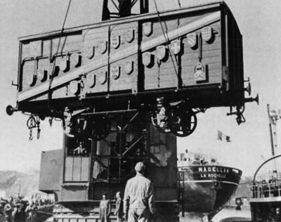 Offloading 40 ET 8 Boxcar in New York Harbor