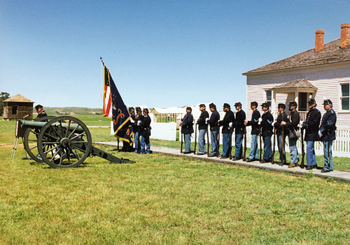 Fort Buford Event troops and cannon