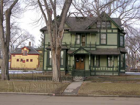 Former Governors' Mansion and Carriage house