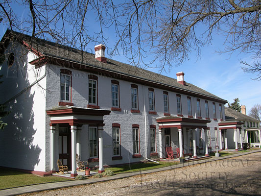 Ft Totten Trail Historic Inn / captain's and 1st Lt. quarters